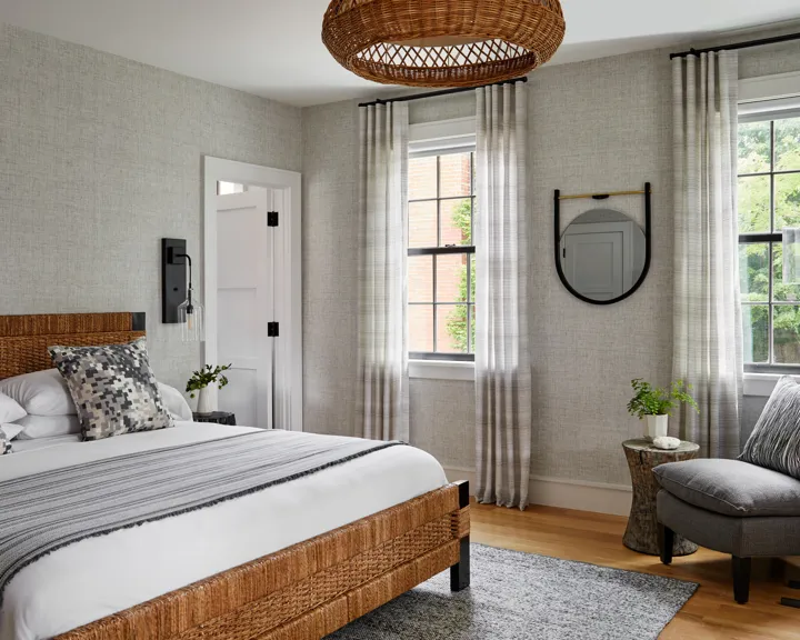 Queen deluxe room at The Edgartown Inn